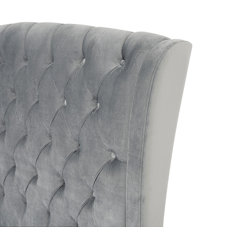 Aida Button Tufted Velvet Bed
