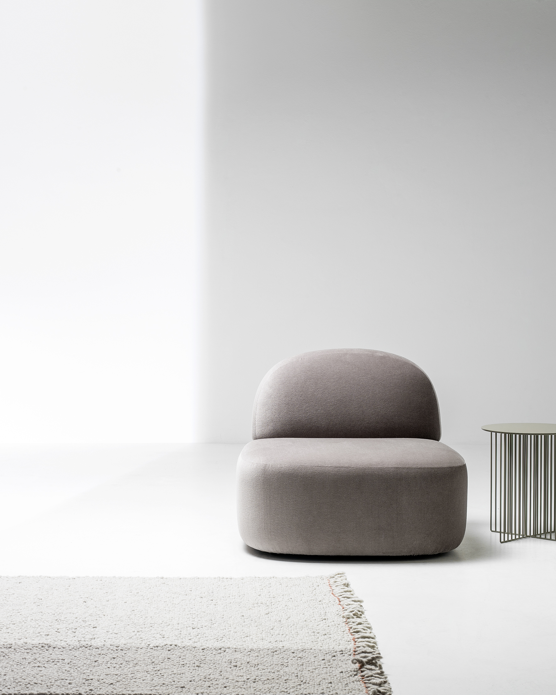 Cividina Guest Velvet Sofa With Poufs – Light Brown