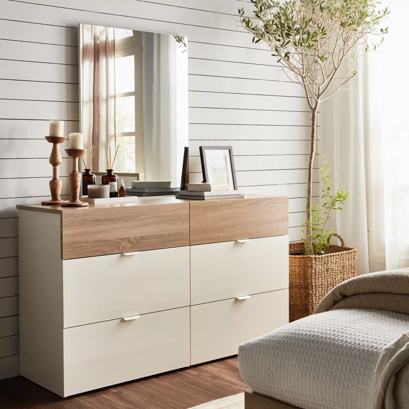 Homezie Dresser with Mirror and Drawers