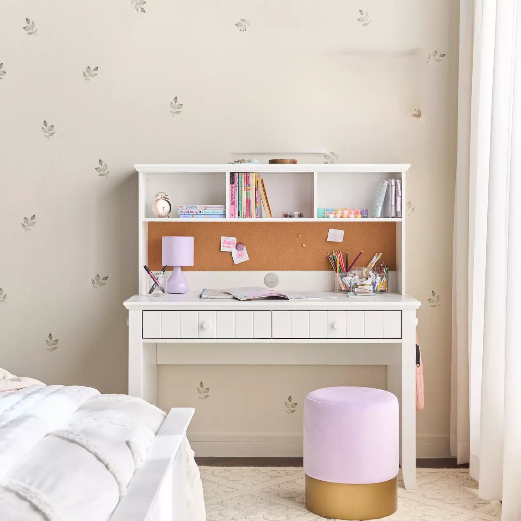 Kelvoriae Study Desk for Kids