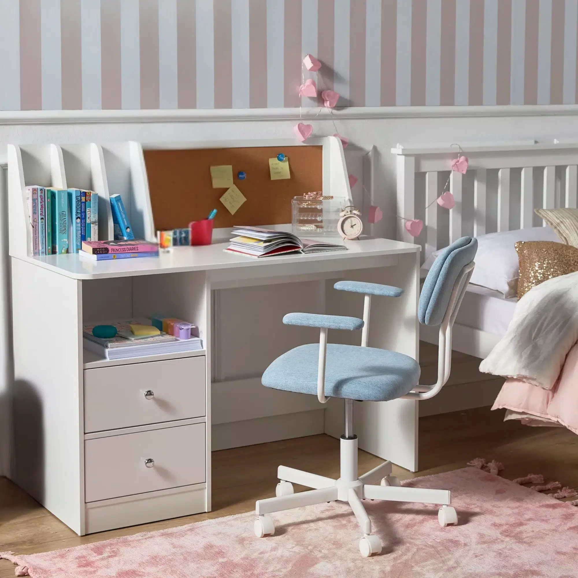 Lumivra Computer Desk for Kids